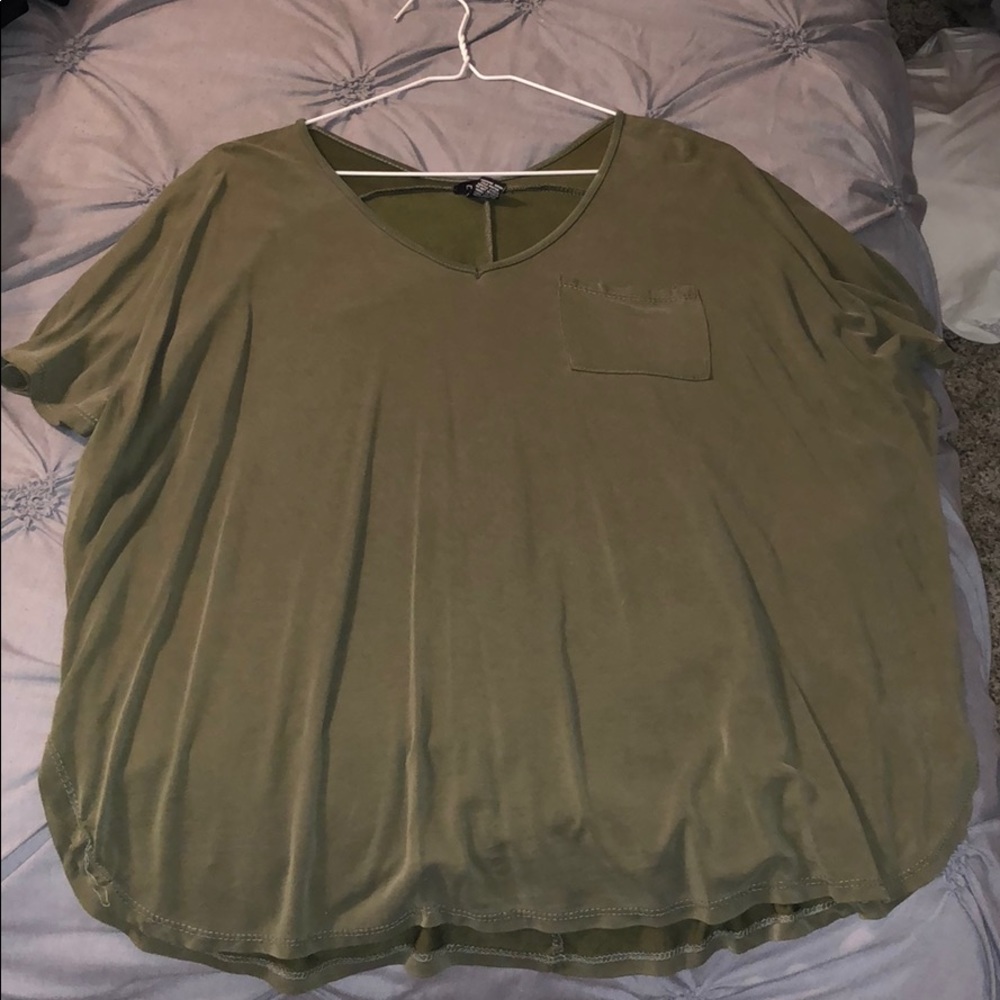 Super cute pocket tee